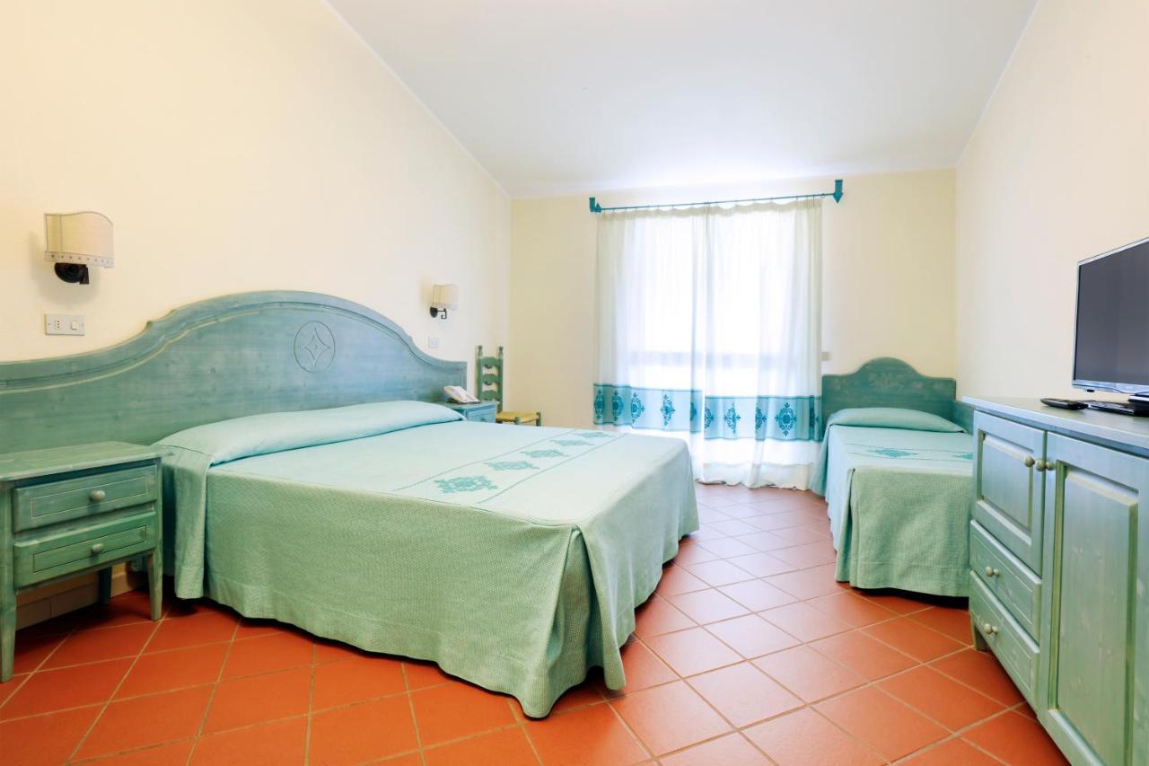 Hotel Baia Aranzos Pittulongu Exteriör bild