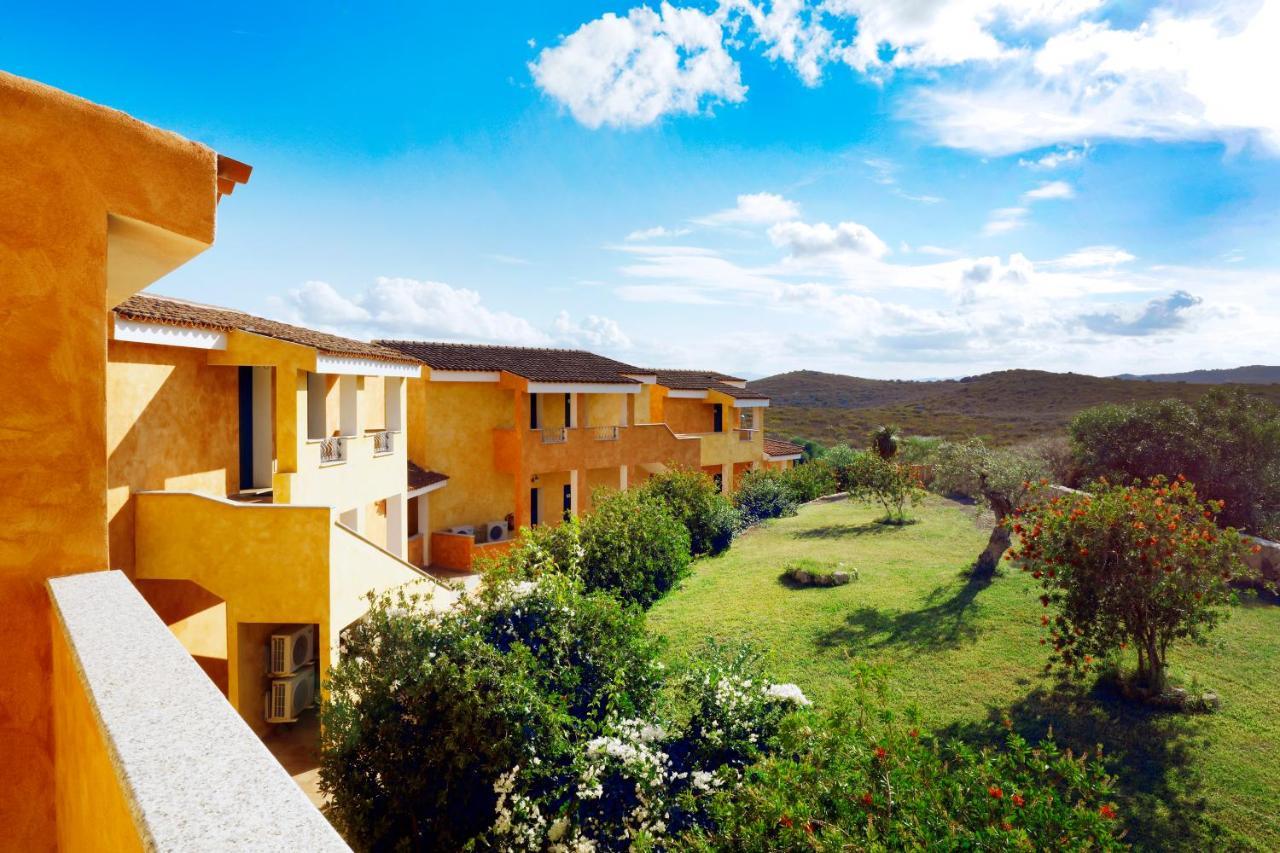 Hotel Baia Aranzos Pittulongu Exteriör bild