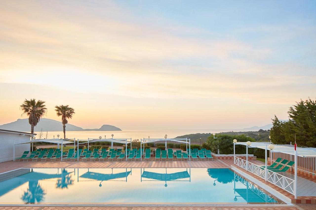 Hotel Baia Aranzos Pittulongu Exteriör bild